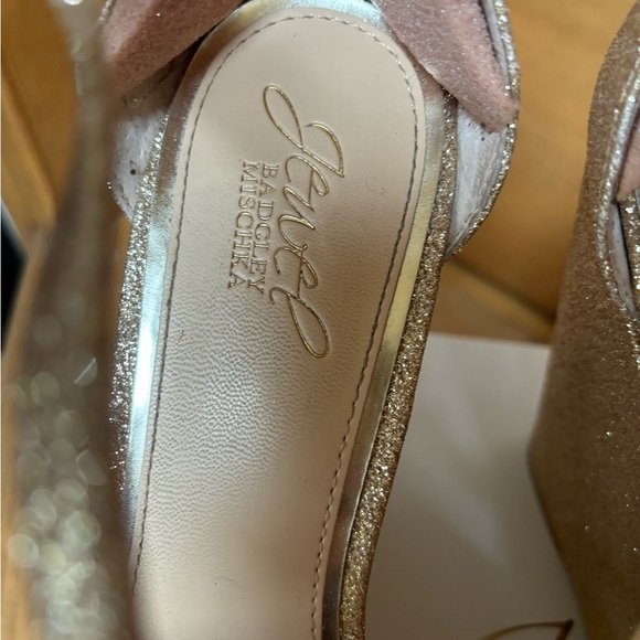 Gold wedge heels - Picture 4 of 6